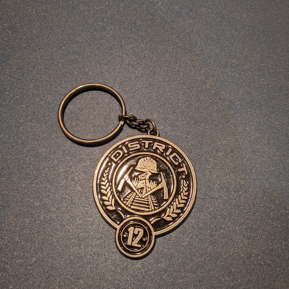 💍Hunger Games district 12 keychain - Picture 3 of 4